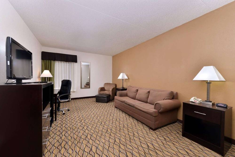 QUALITY INN AND SUITES MATTESON NEA 7
