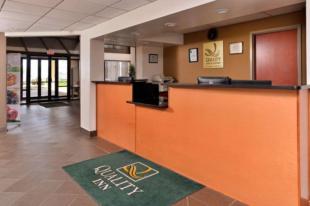 QUALITY INN AND SUITES MATTESON NEA 1