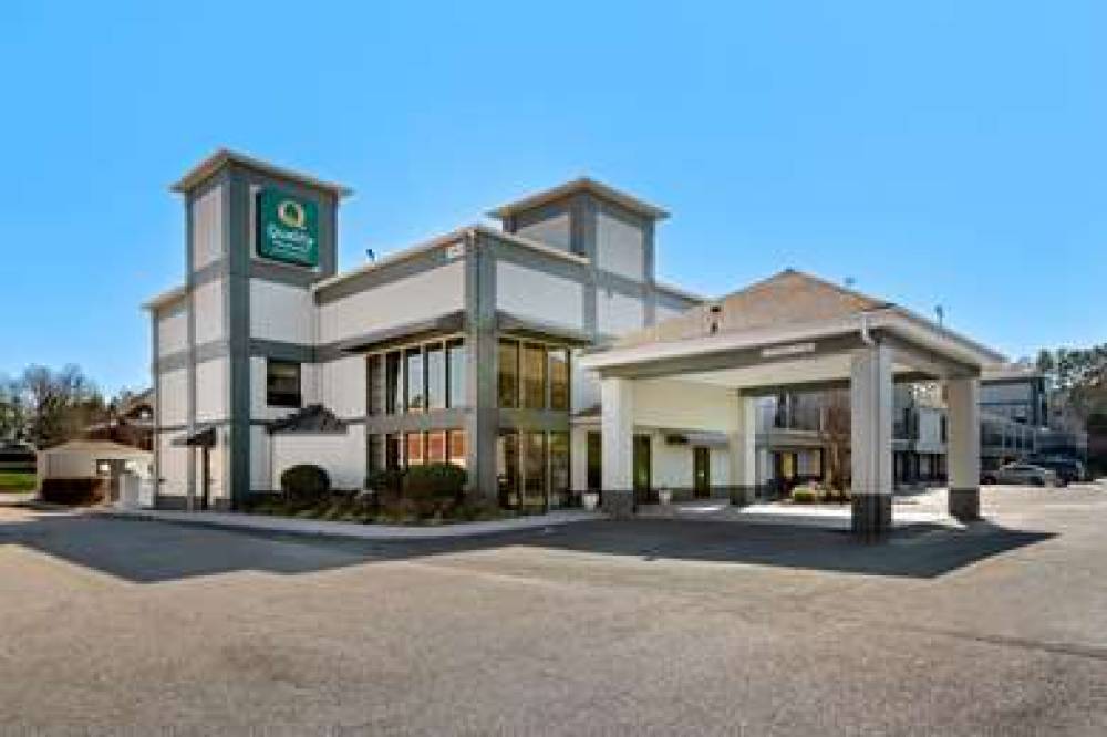 QUALITY INN AND SUITES MATTHEWS - C 4