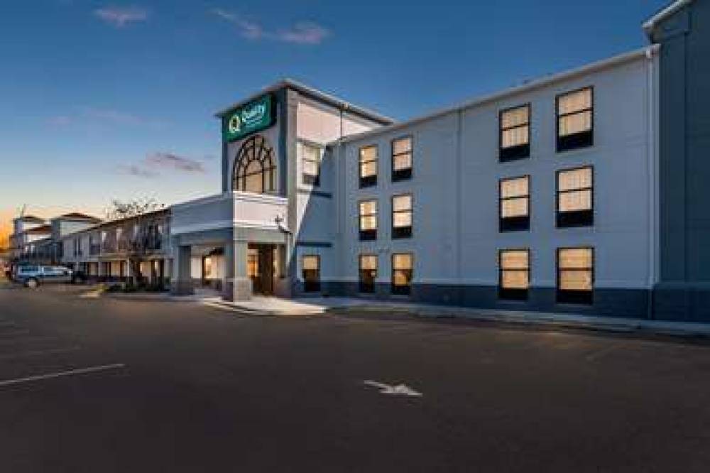 QUALITY INN AND SUITES MATTHEWS - C 2