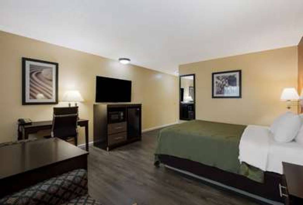 QUALITY INN AND SUITES MEDFORD AIRP 2