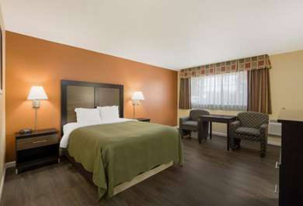 QUALITY INN AND SUITES MEDFORD AIRP 4