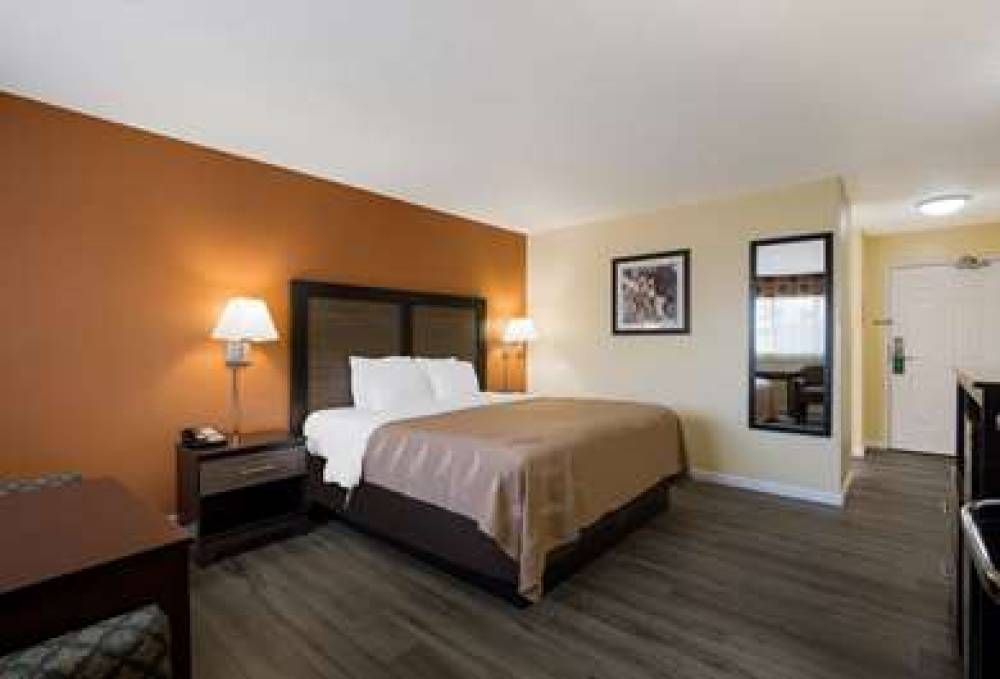 QUALITY INN AND SUITES MEDFORD AIRP 10