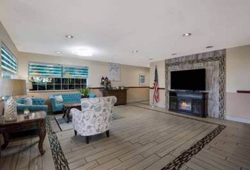 QUALITY INN AND SUITES MEDFORD AIRP 5