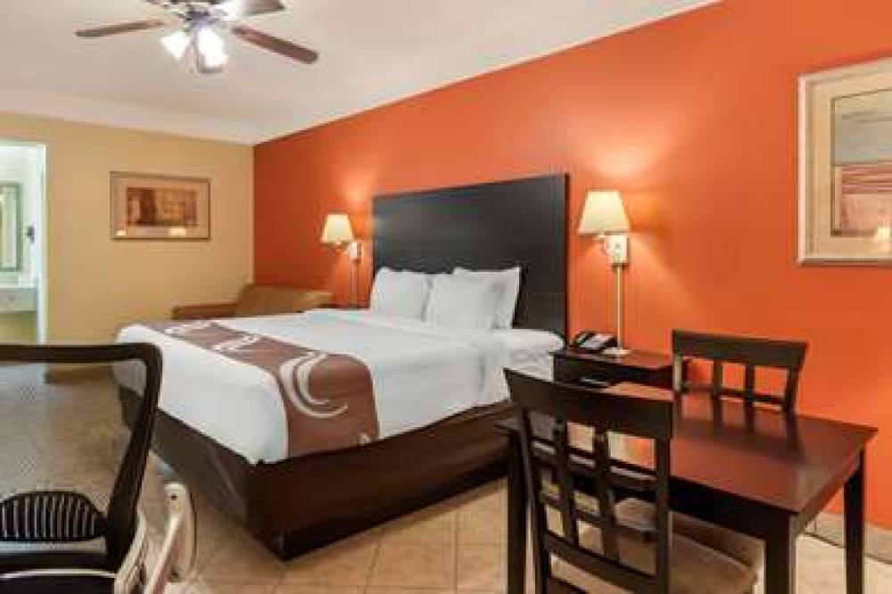 QUALITY INN AND SUITES MERCEDES 6