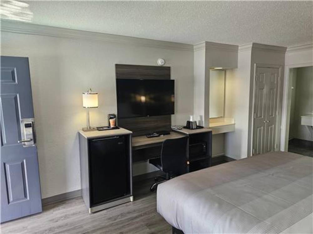 QUALITY INN AND SUITES METAIRIE 8