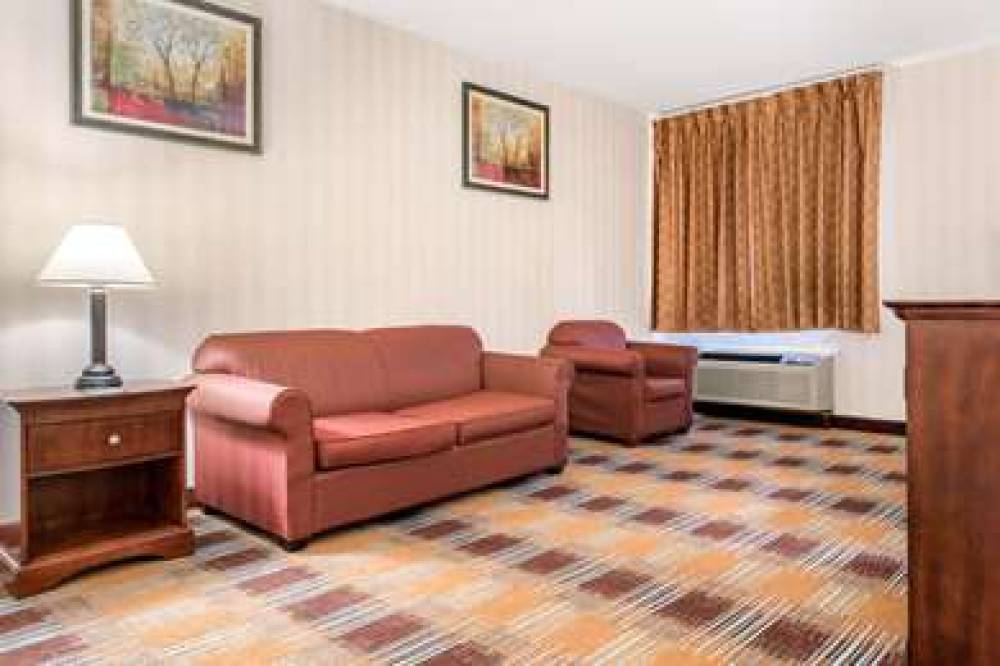 Quality Inn And Suites Miamisburg 10