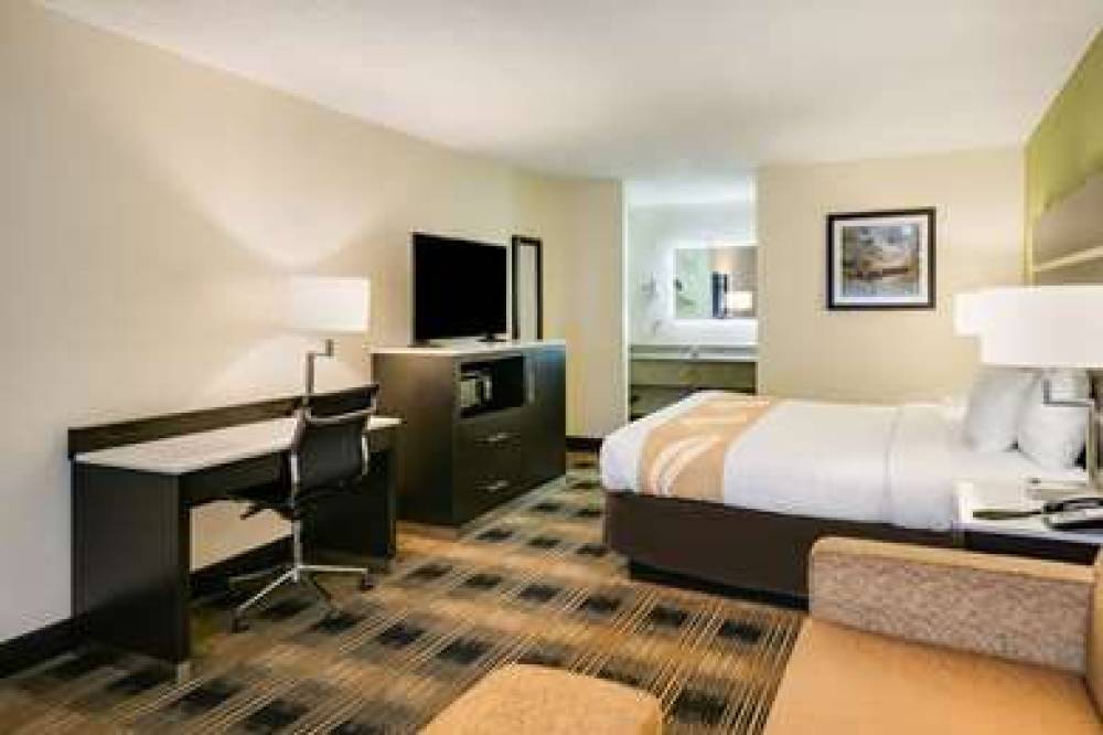 QUALITY INN AND SUITES MT CHALET 8