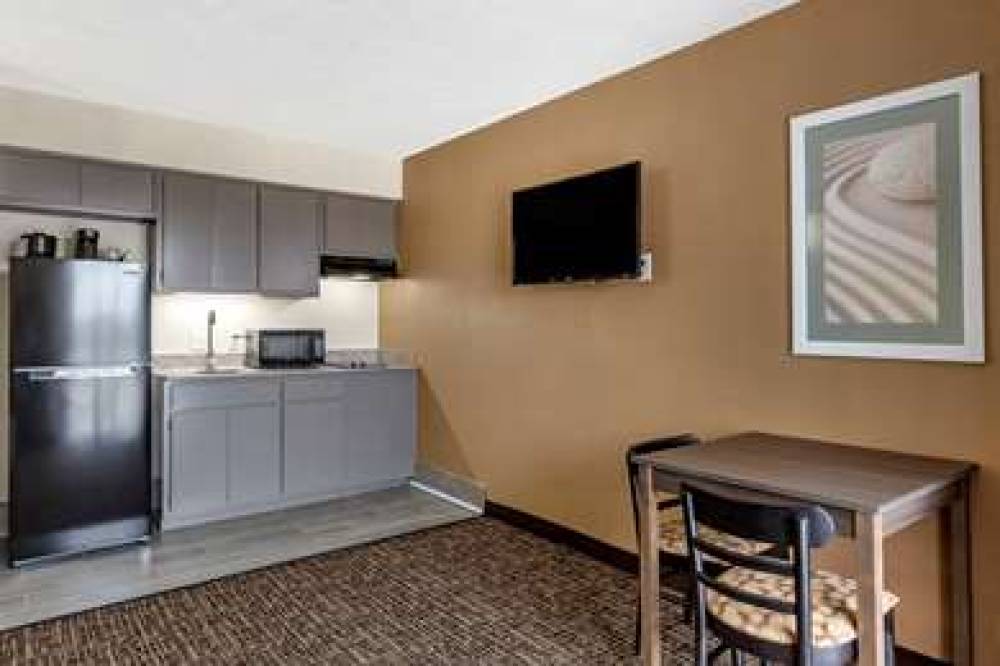 QUALITY INN AND SUITES NEAR NORTH F 10