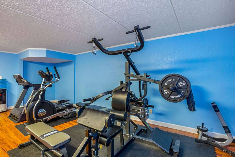 QUALITY INN AND SUITES NEAR SIX FLA 8