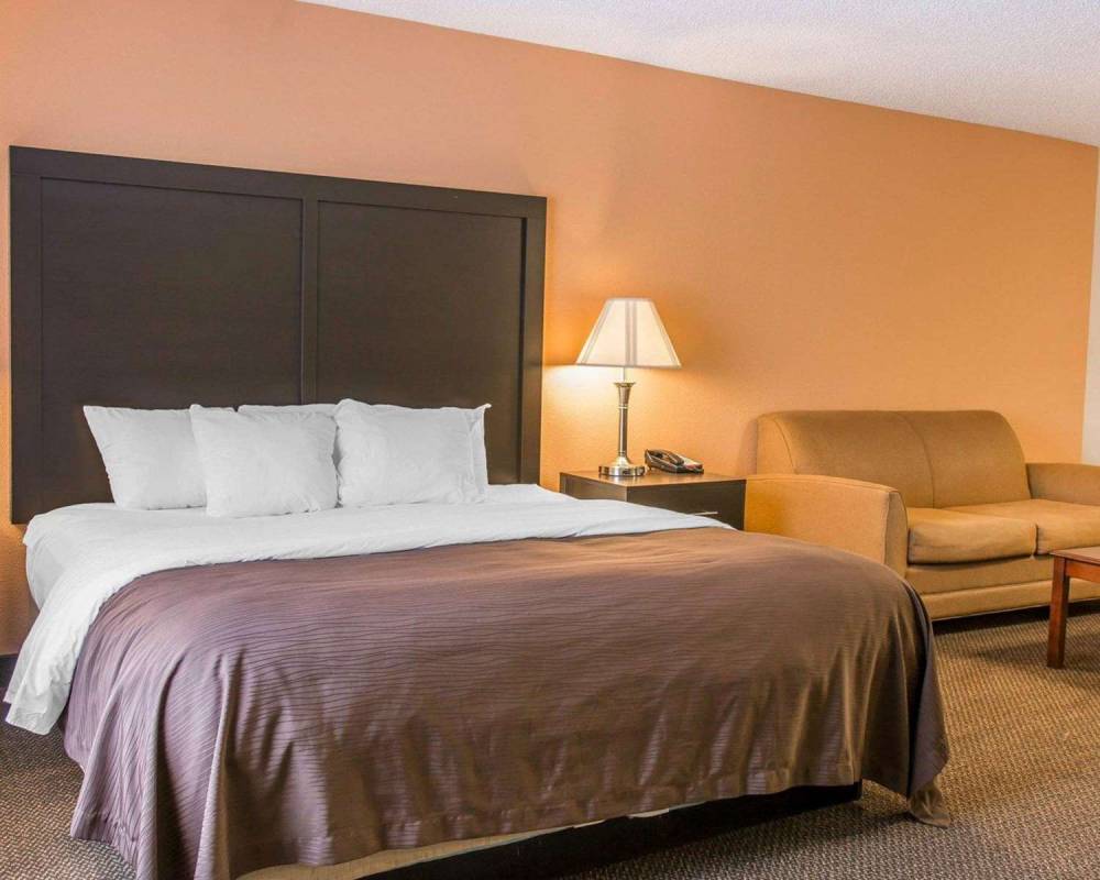 QUALITY INN AND SUITES NILES 6