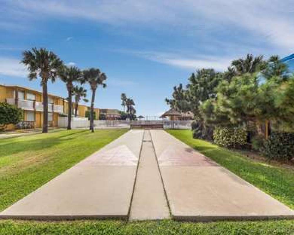 QUALITY INN AND SUITES ON THE BEACH 4