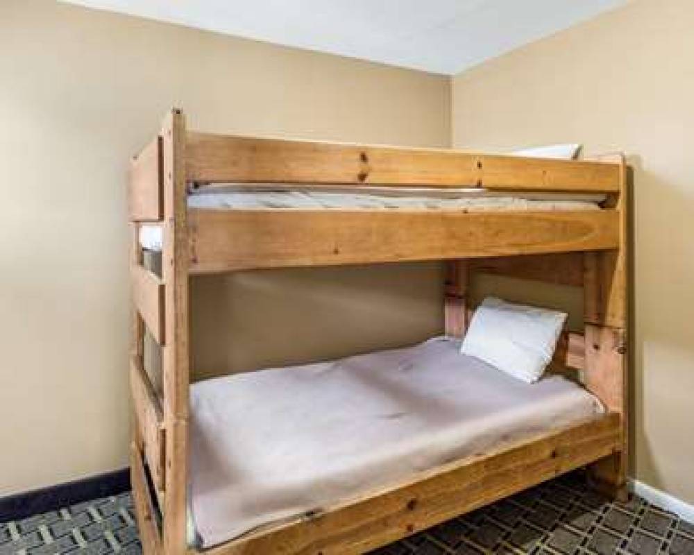 QUALITY INN AND SUITES ON THE BEACH 9