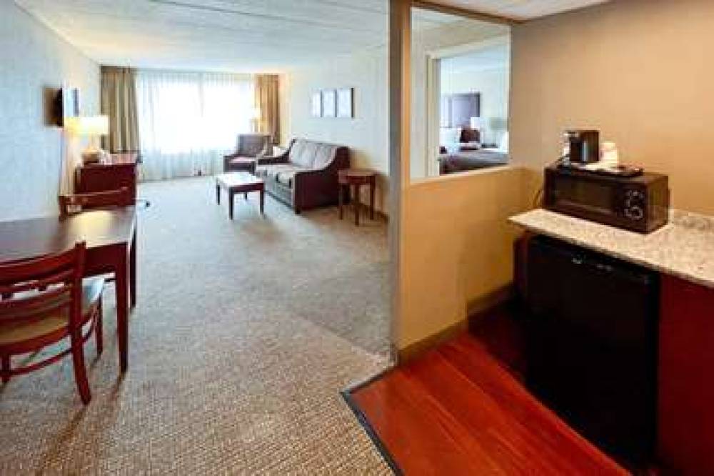 QUALITY INN AND SUITES ORLAND PARK 4