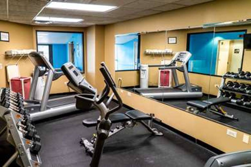 QUALITY INN AND SUITES ORLAND PARK 10