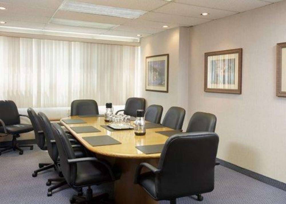 Quality Inn And Suites P.E. Trudeau Airport 7