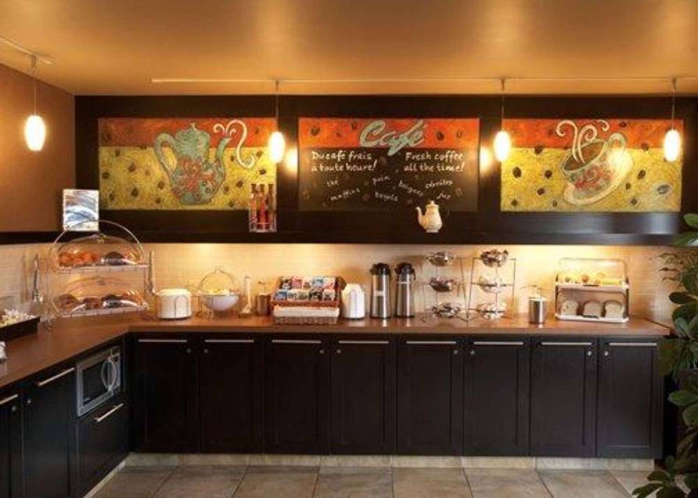 Quality Inn And Suites P.E. Trudeau Airport 1