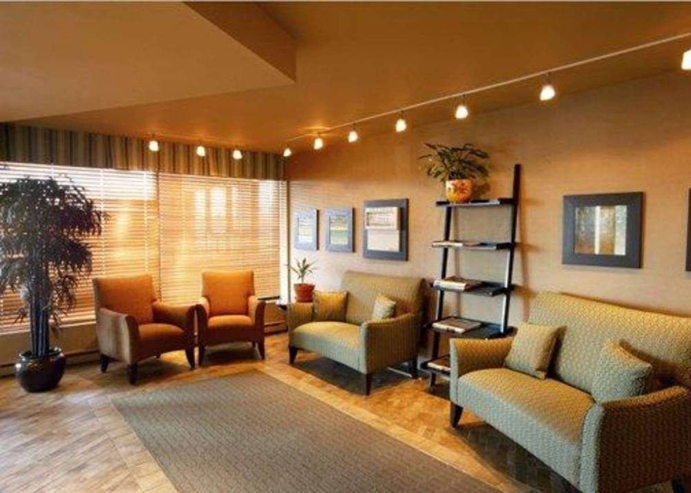 Quality Inn And Suites P.E. Trudeau Airport 5