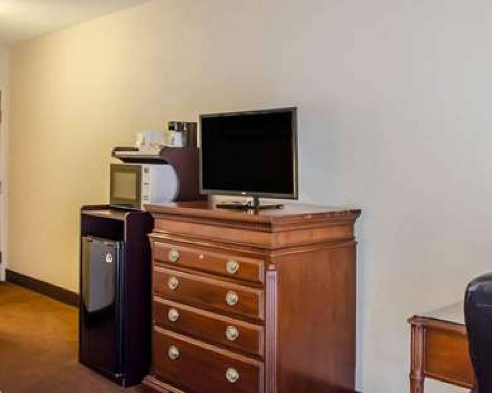 Quality Inn And Suites Pensacola 9