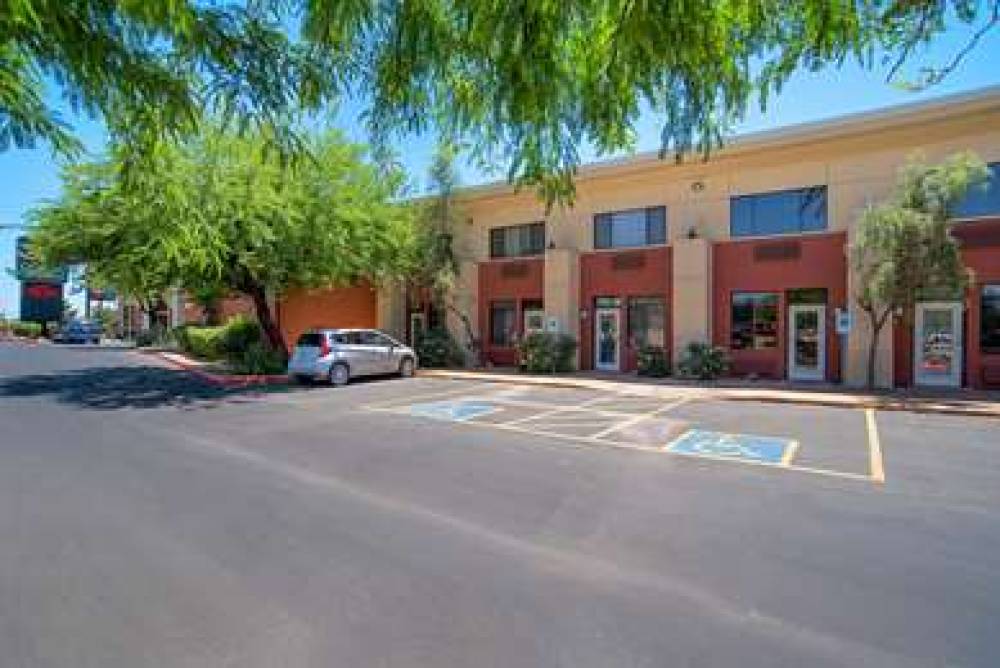 Quality Inn And Suites Phoenix Nw