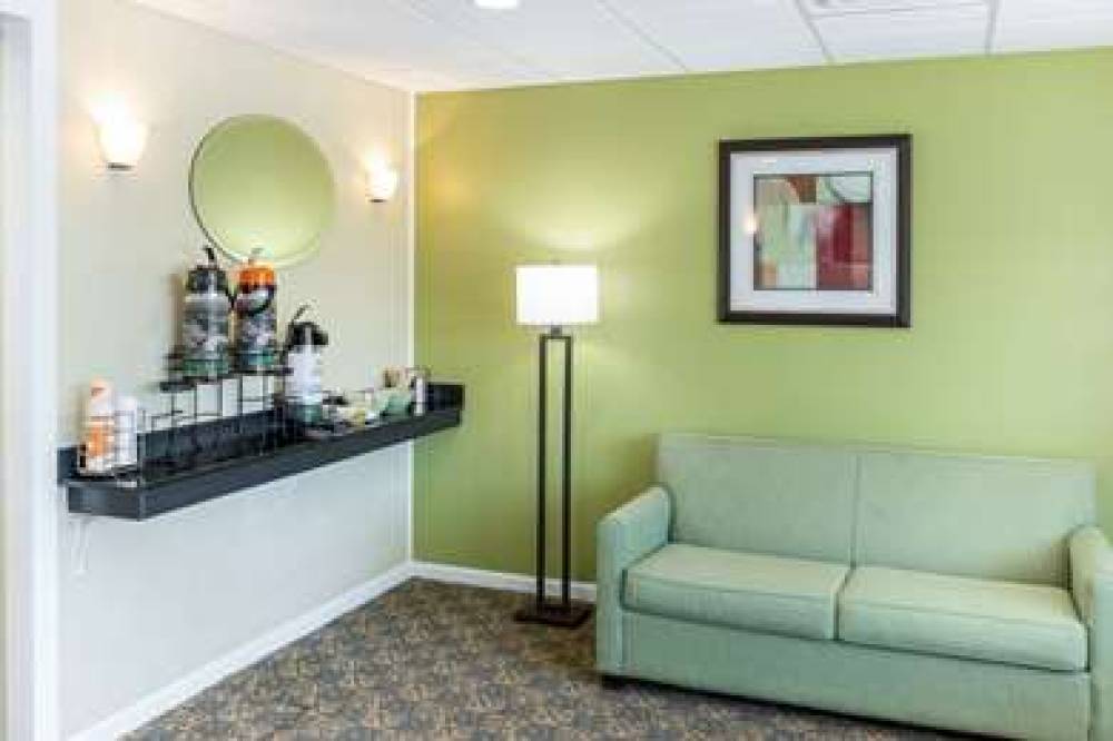 QUALITY INN AND SUITES PLATTSBURGH 4