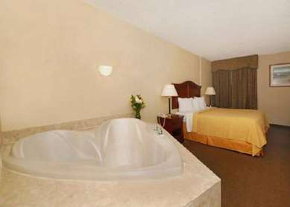 Quality Inn And Suites 10