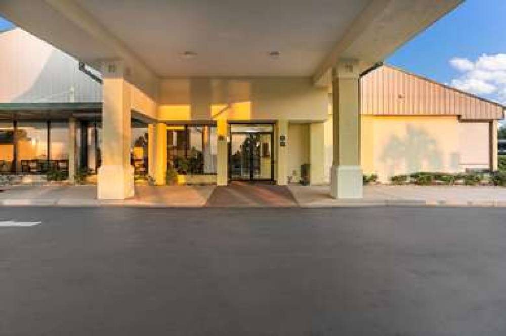 Quality Inn And Suites 3