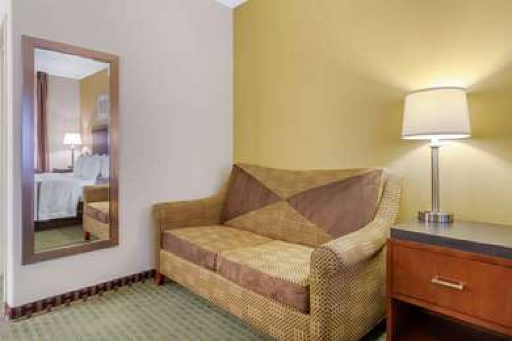 Quality Inn And Suites 8