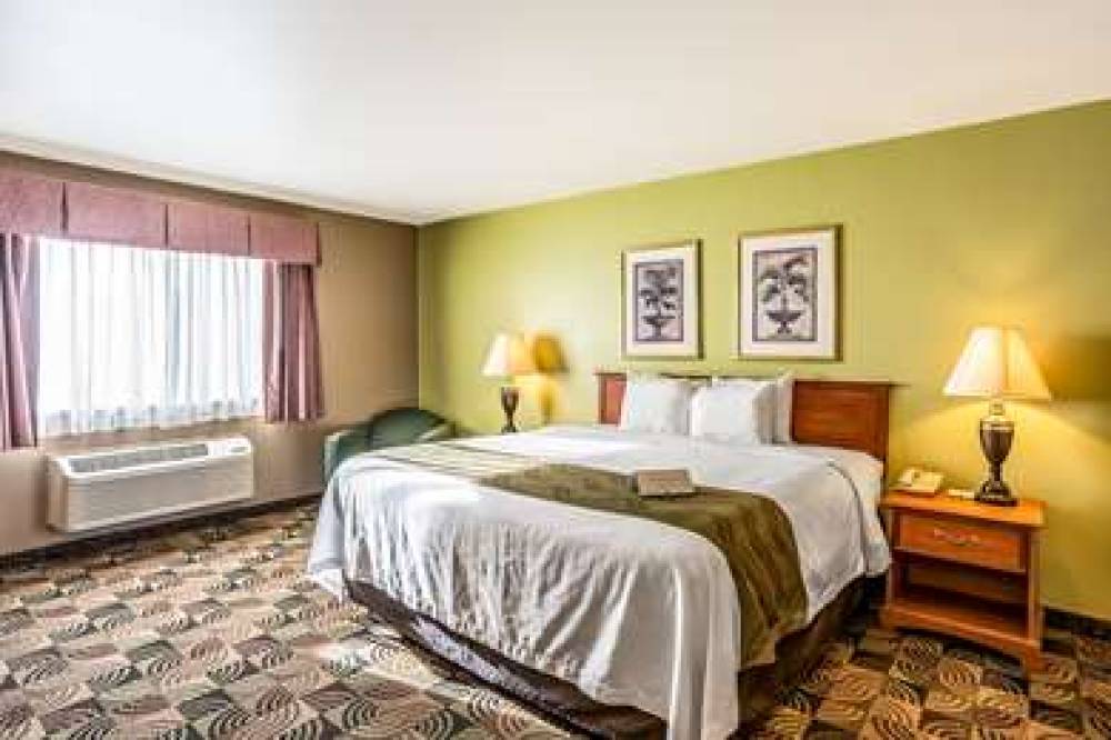 Quality Inn And Suites 8