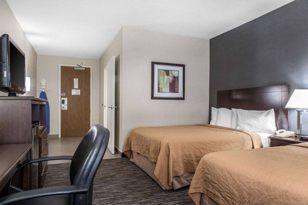 Quality Inn And Suites 10