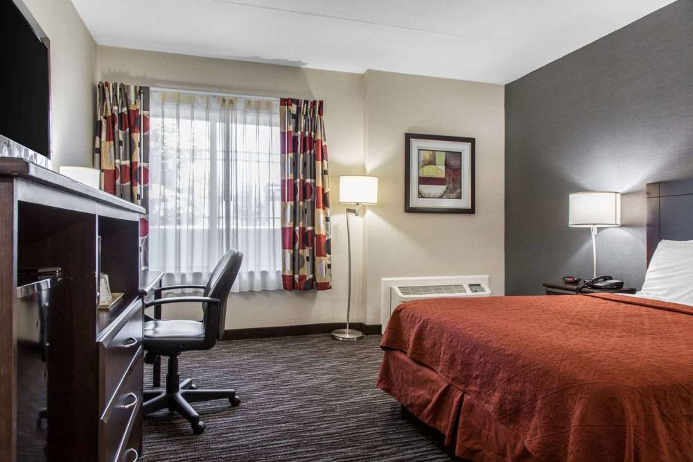 Quality Inn And Suites 7