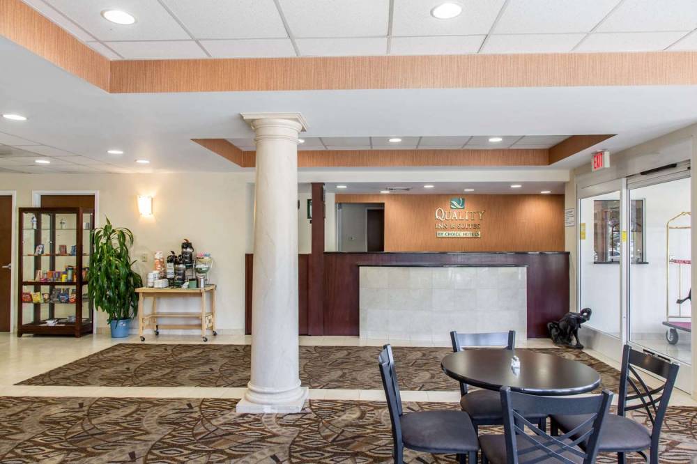 Quality Inn And Suites 3