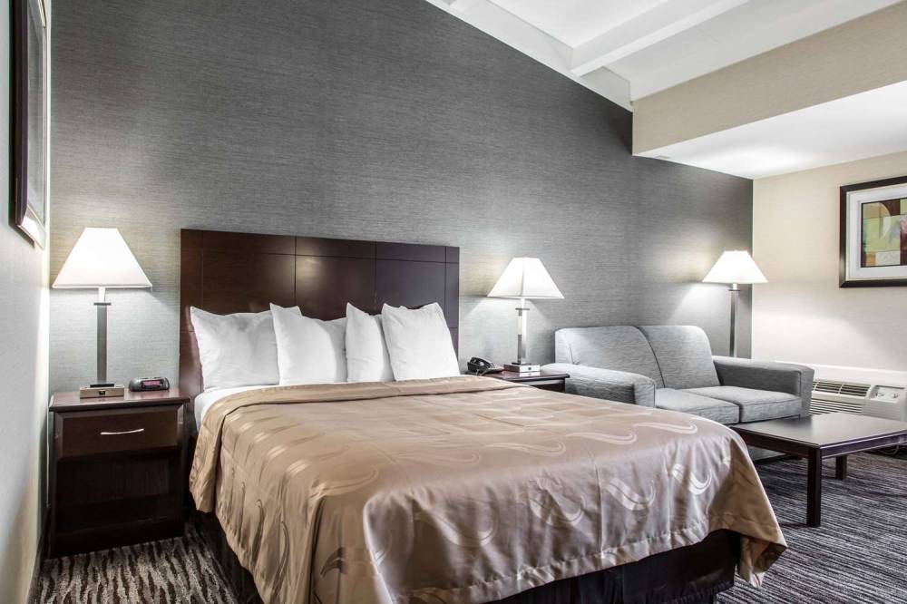 Quality Inn And Suites 2