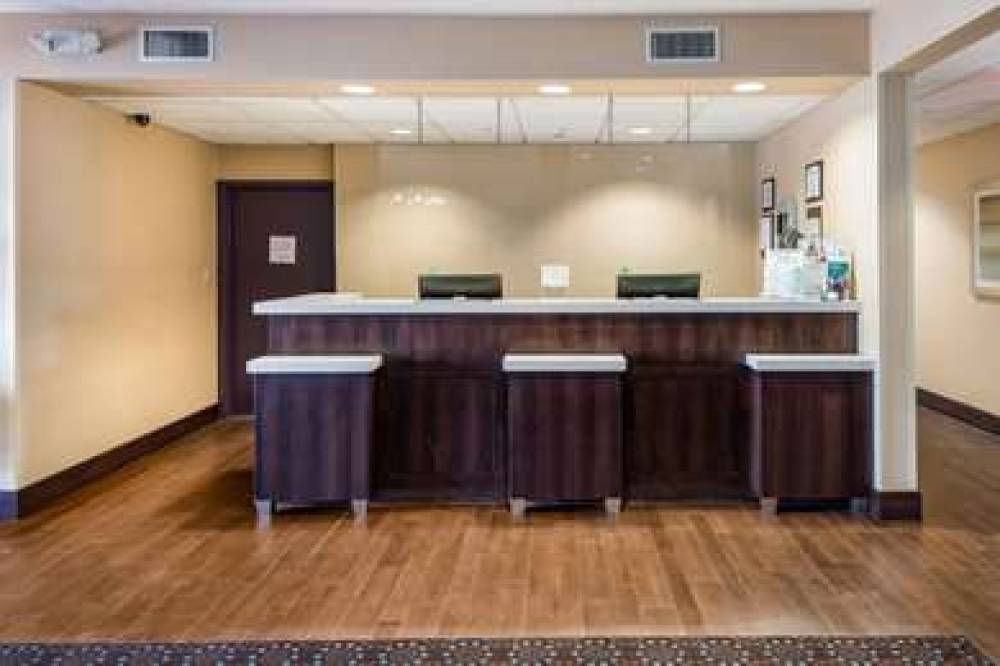 QUALITY INN AND SUITES QUINCY - DOW 7
