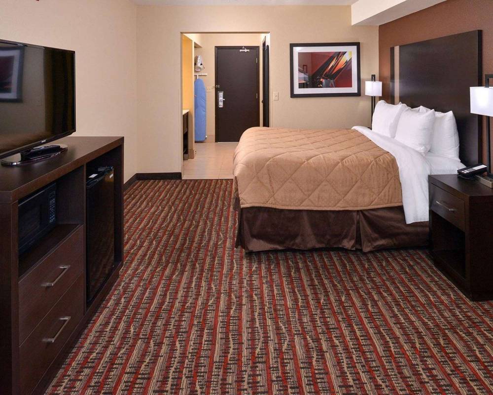 QUALITY INN AND SUITES TACOMA - SEA 1