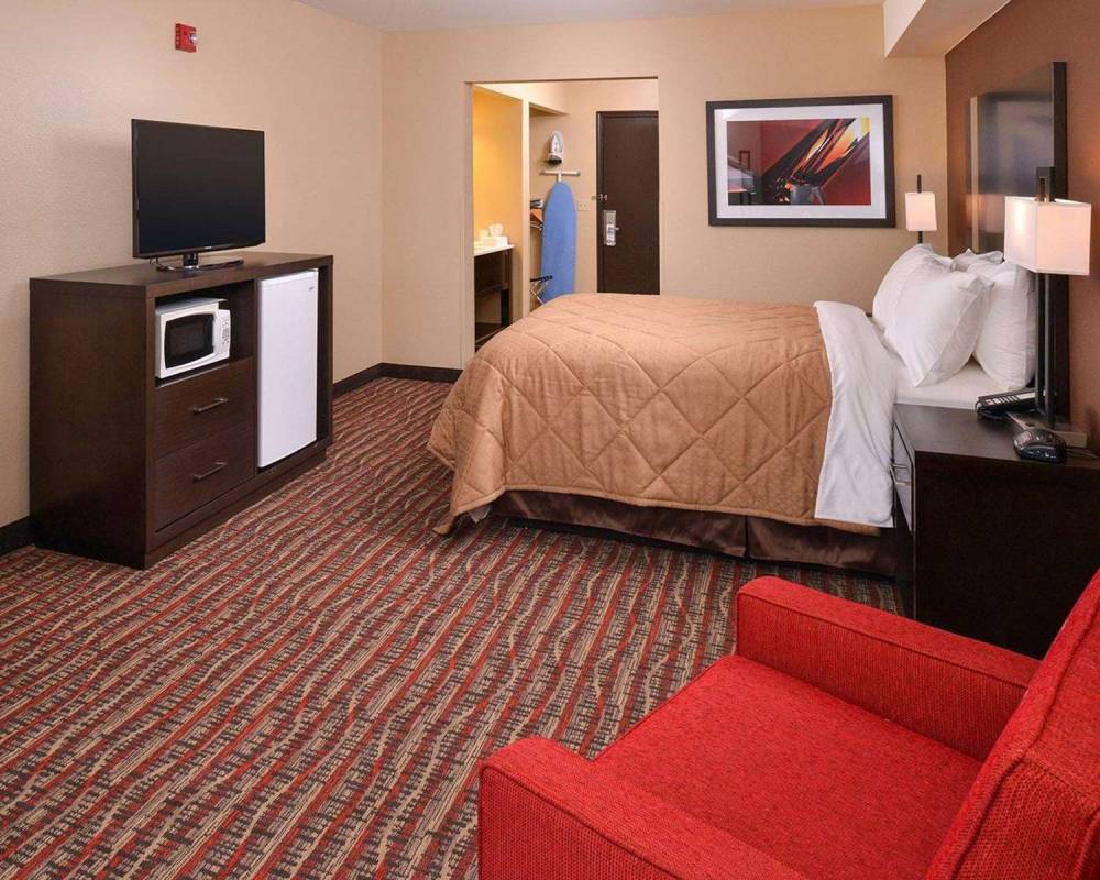QUALITY INN AND SUITES TACOMA - SEA 3