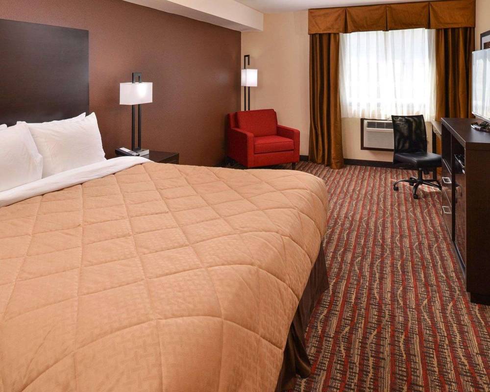QUALITY INN AND SUITES TACOMA - SEA 9