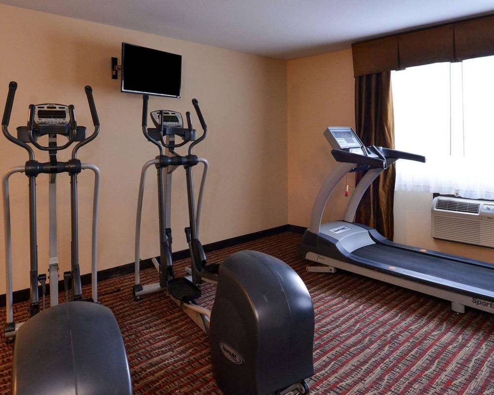 QUALITY INN AND SUITES TACOMA - SEA 2