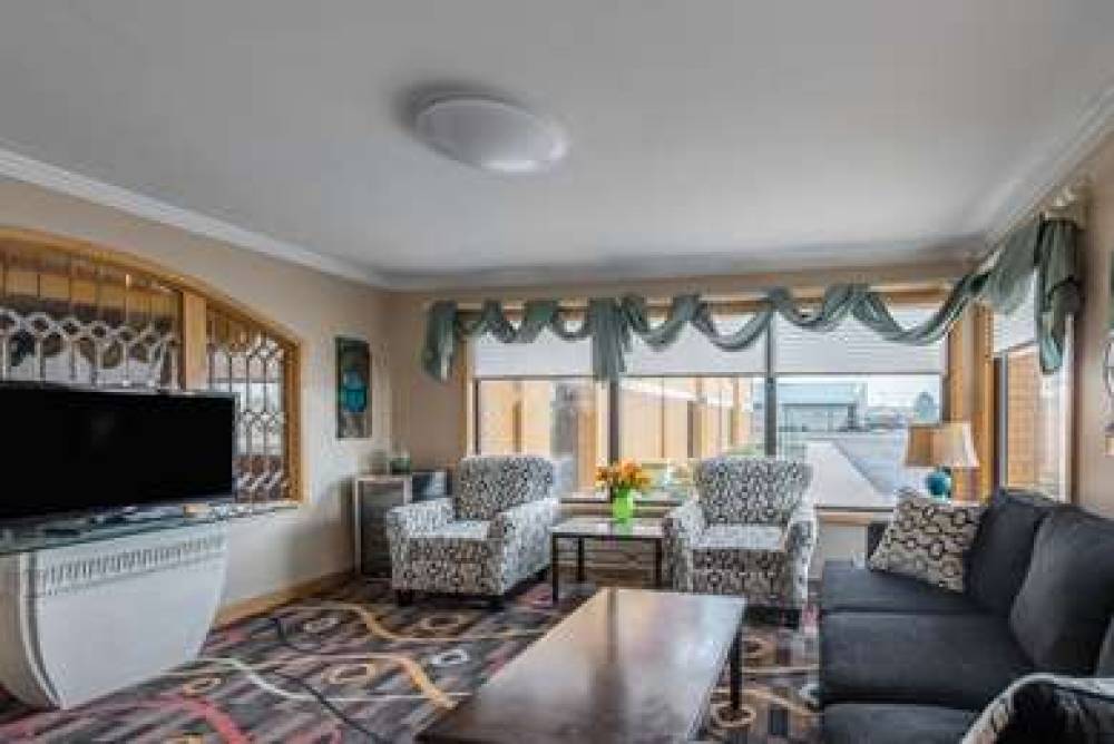 QUALITY INN AND SUITES UNIVERSITY A 4