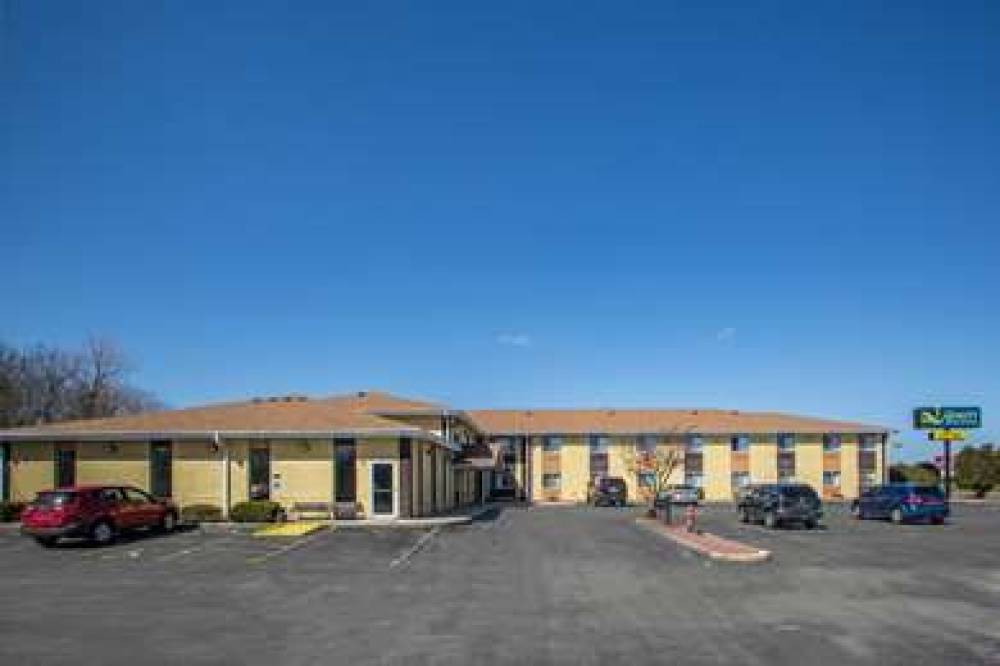 Quality Inn And Suites West Bend