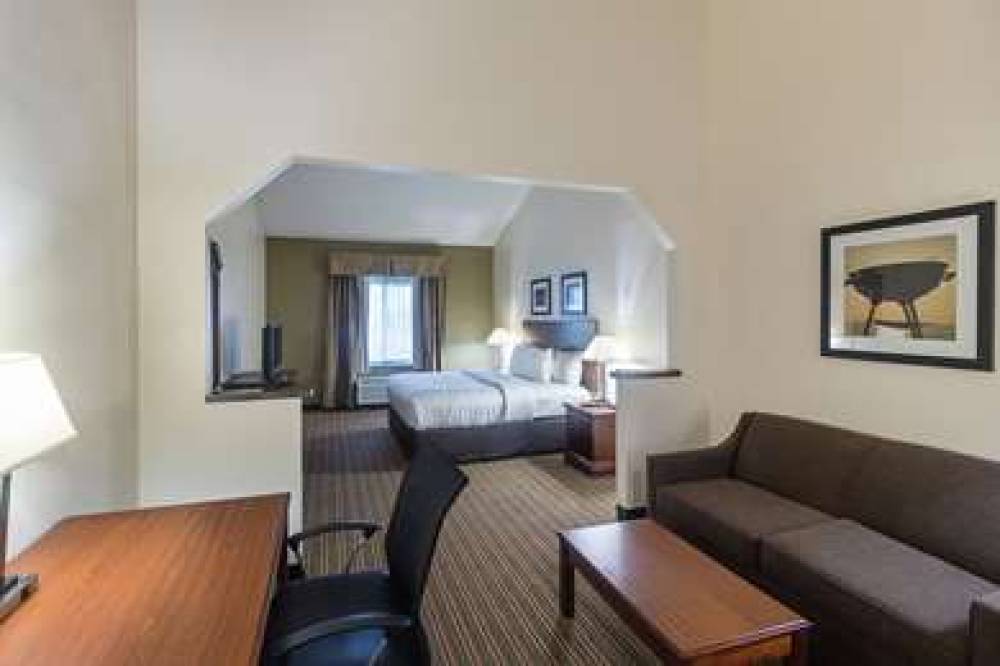 QUALITY INN AND SUITES WEST CHASE 4
