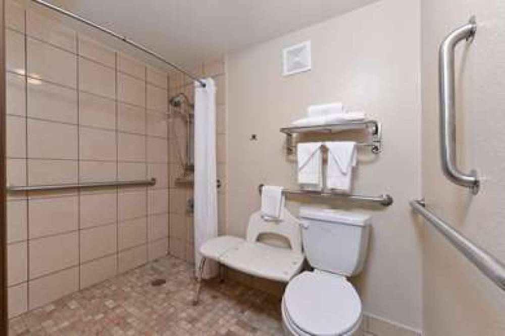 QUALITY INN APPLETON 9