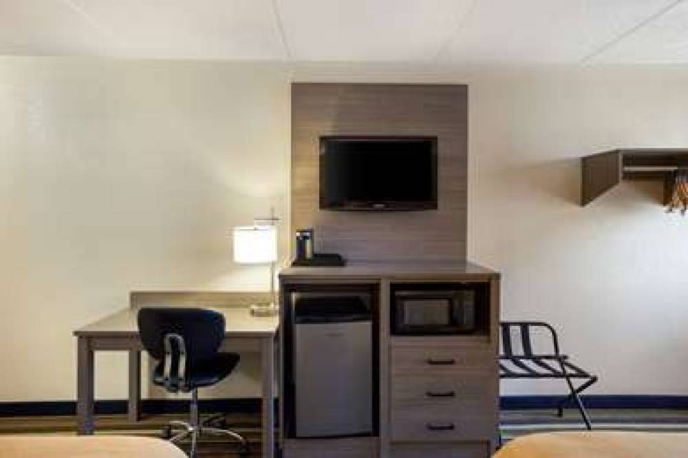 Quality Inn Central 7