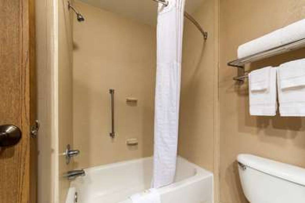 QUALITY INN CLARKSDALE 10