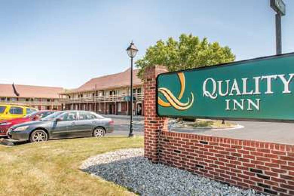 QUALITY INN FINDLAY 2