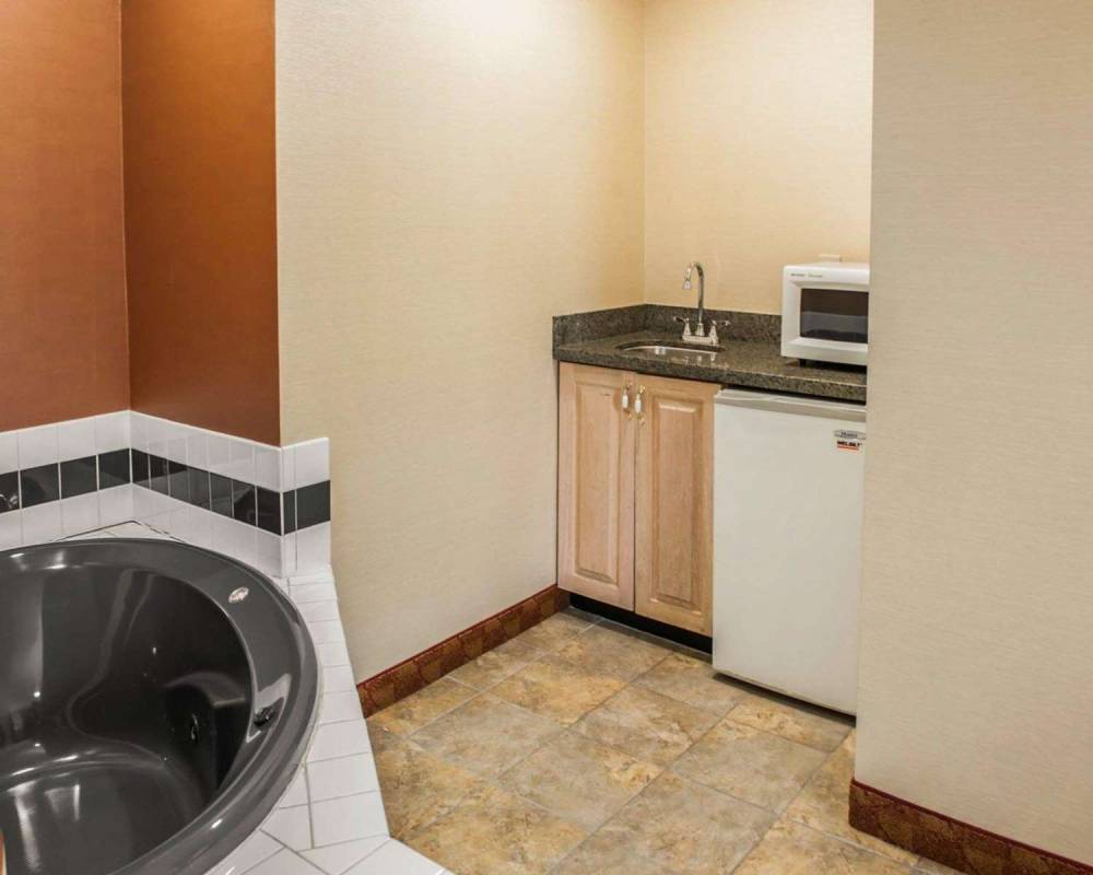 Quality Inn Franklin 9