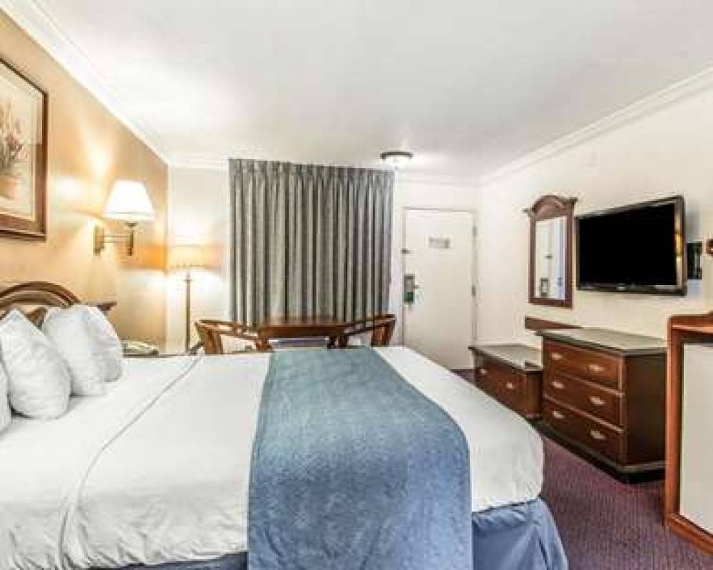 Quality Inn Hemet 8