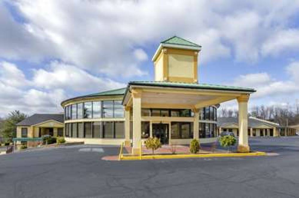 QUALITY INN HILLSVILLE 9