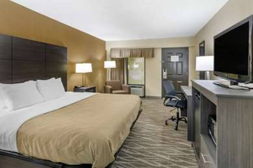 QUALITY INN HILLSVILLE 4