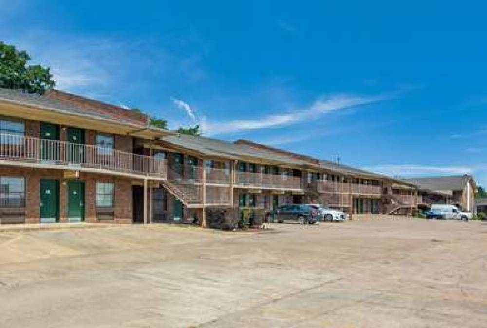 Quality Inn Magnolia 2